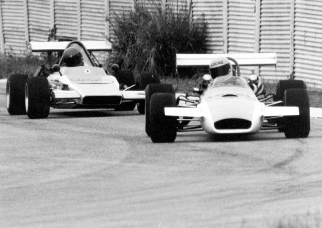 Bizzy Brabham BT28 leads Atwell Terrapin March 1975Mk8